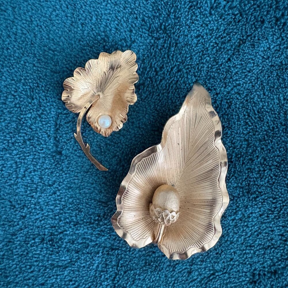 Two Vintage Leaf Brooches Wells 14KGF and Unmarked